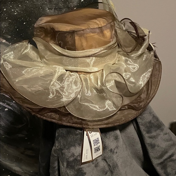 Accessories - June’s Young Chic Women's Hat in Brown and Cream